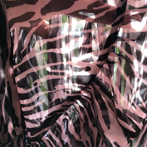 ENDLESS ROSE Zebra Printed Ribbon Tie Blouse Small - Picture 3 of 4